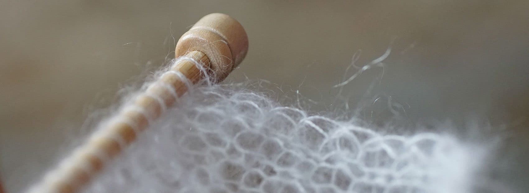 Aiguilles et laine, atelier de tricot