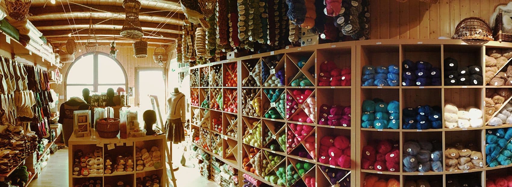 Intérieur de la boutique Mohair du Jorat à Ropraz